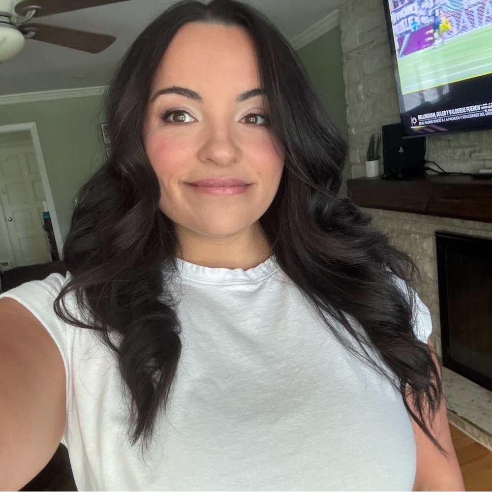 Meet your Posher, Maegan
